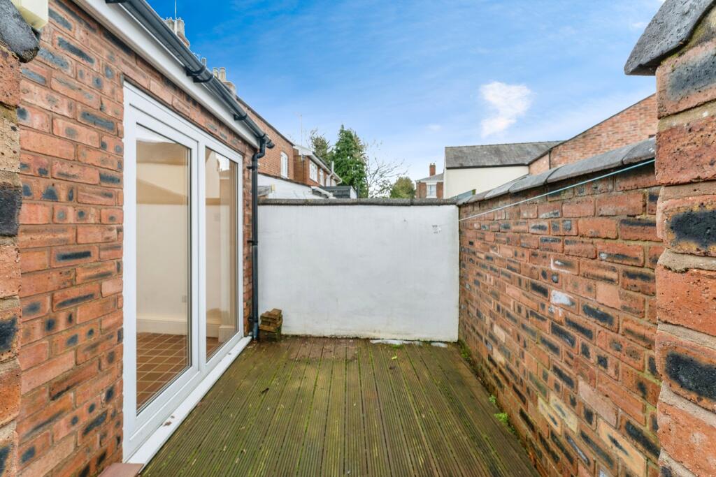 2 bed End of Terrace