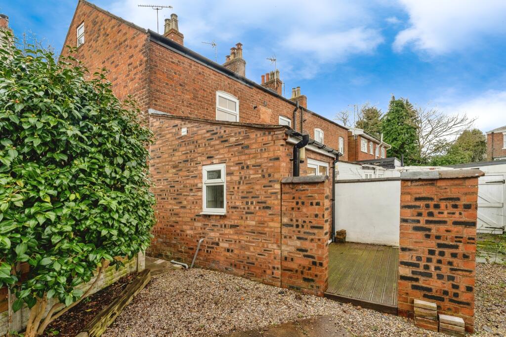 2 bed End of Terrace