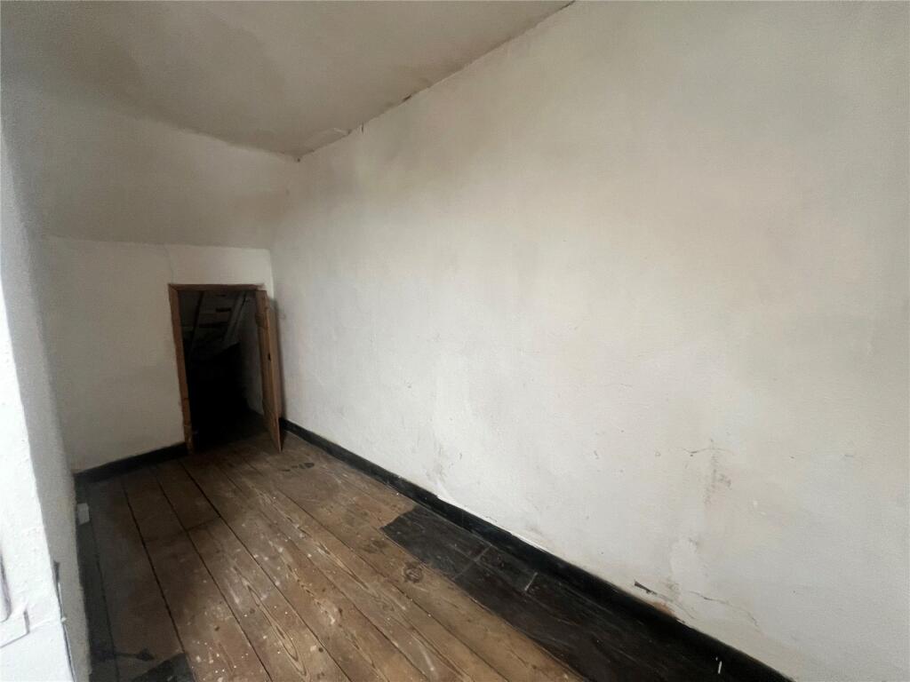 4 bed Semi-Detached