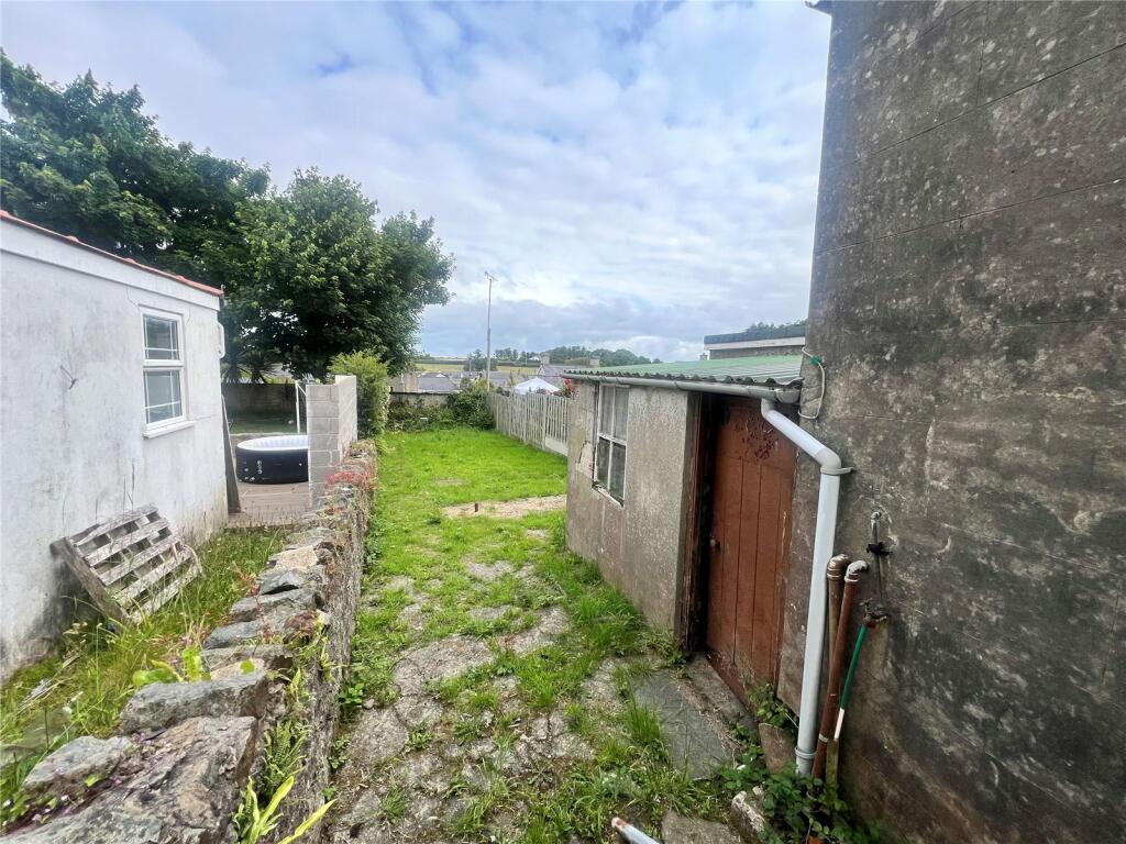 4 bed Semi-Detached