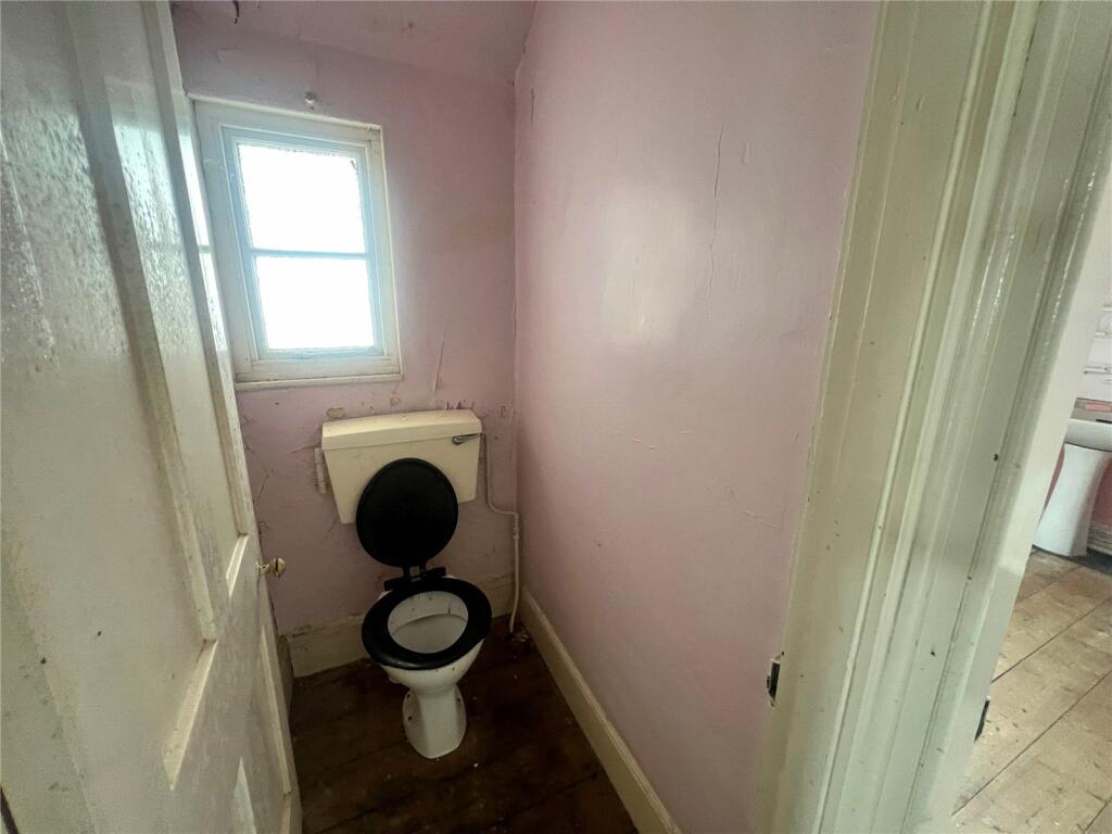 4 bed Semi-Detached