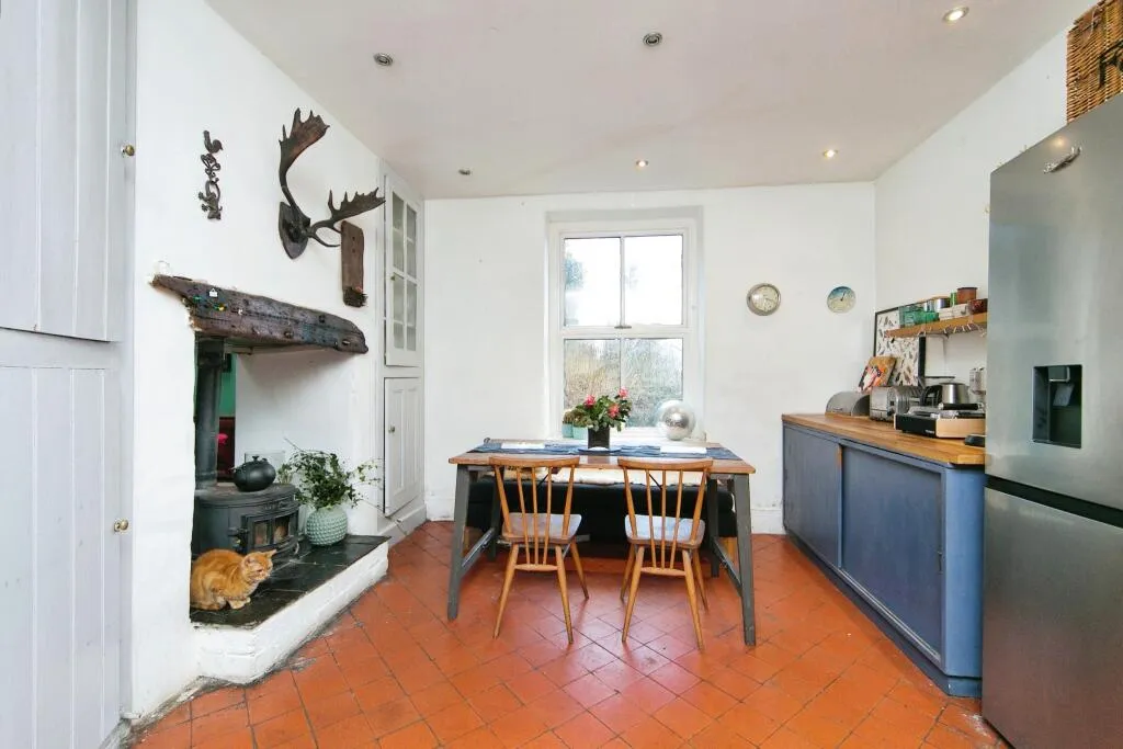 4 bed Detached