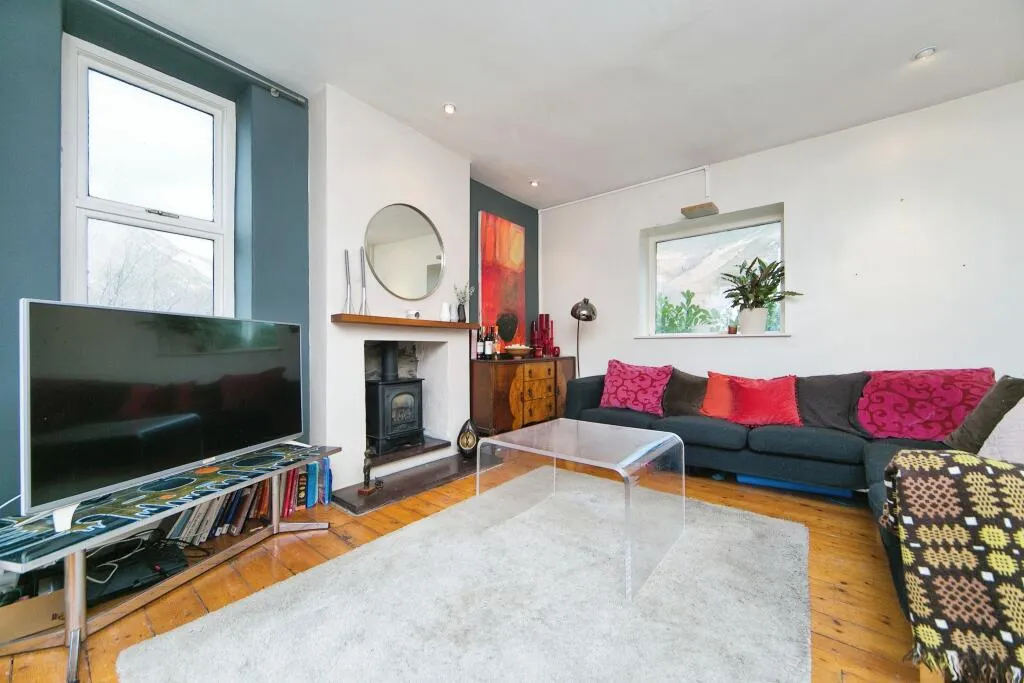 4 bed Detached