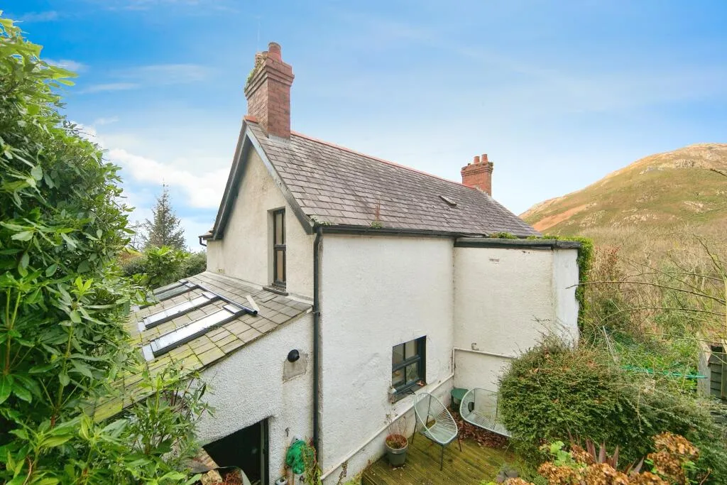 4 bed Detached