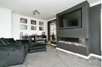 4 bed Detached