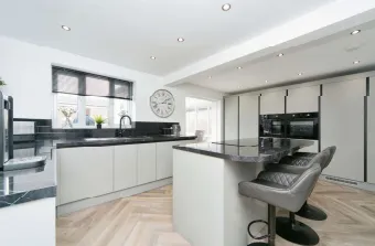 4 bed Detached
