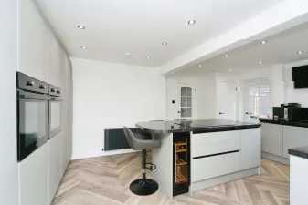 4 bed Detached