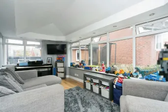 4 bed Detached