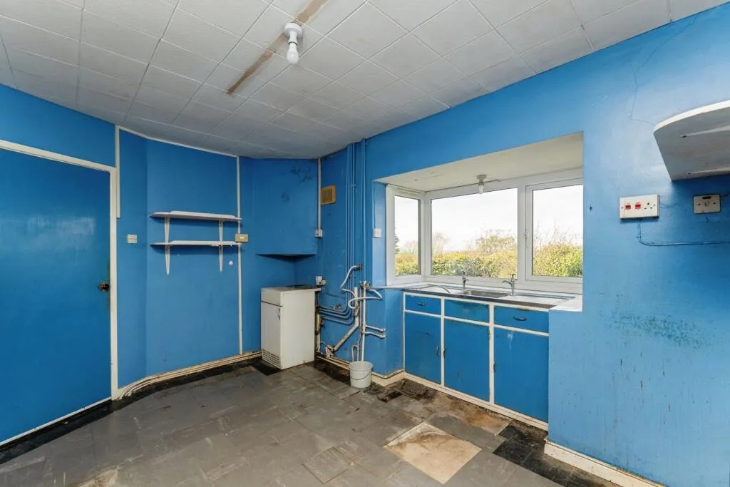 4 bed Semi-Detached
