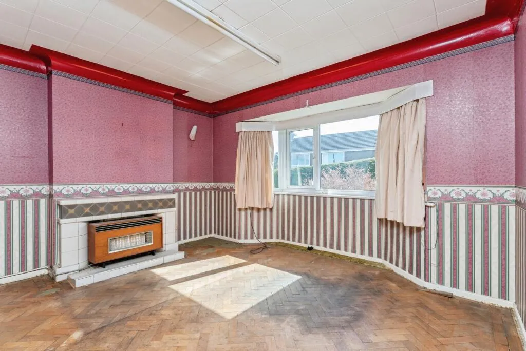 4 bed Semi-Detached