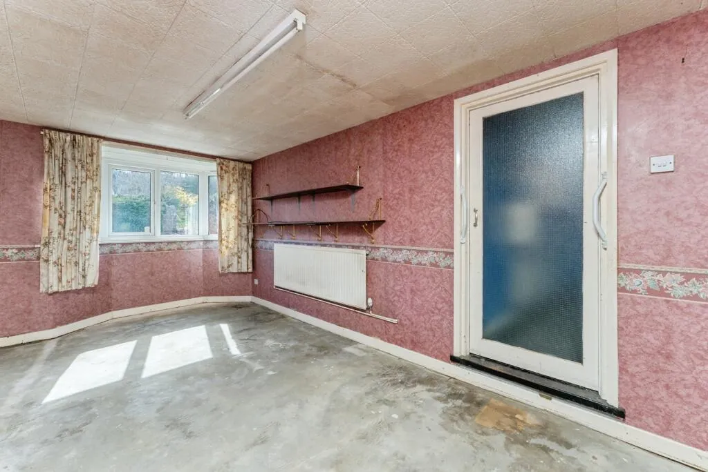 4 bed Semi-Detached