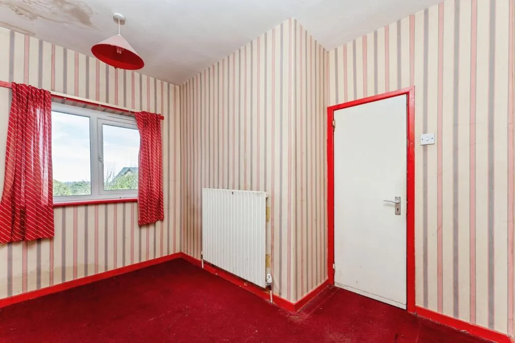 4 bed Semi-Detached
