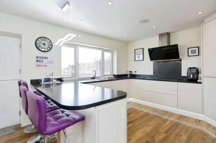 4 bed Detached