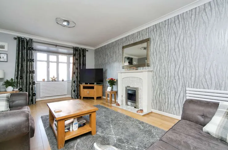 4 bed Detached