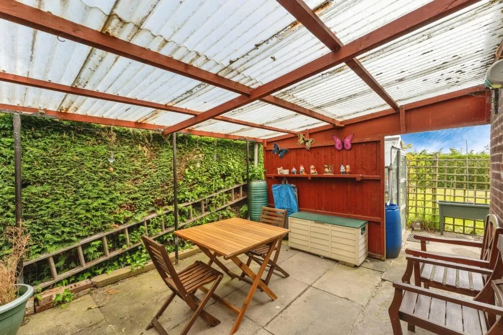 2 bed Semi-Detached