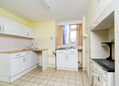 2 bed Maisonette