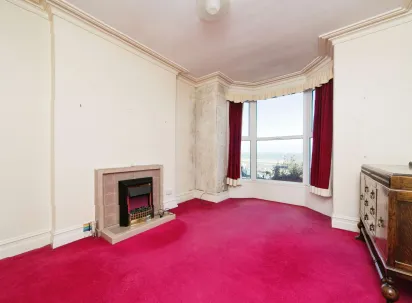 2 bed Maisonette
