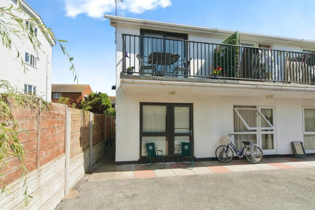 1 bed Maisonette