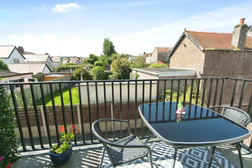 1 bed Maisonette