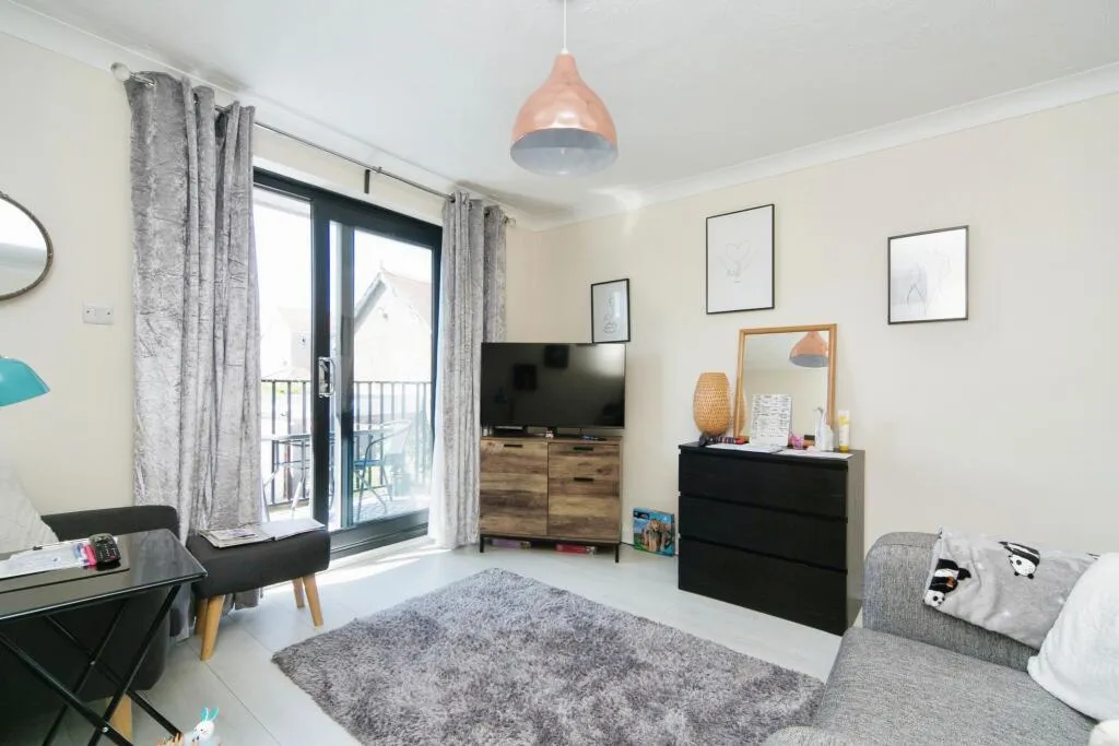 1 bed Maisonette