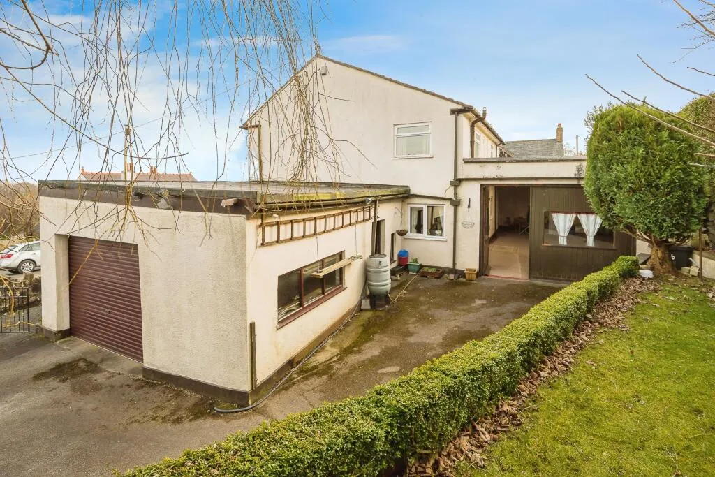4 bed Detached