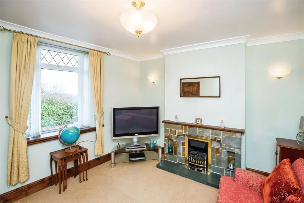 4 bed Detached