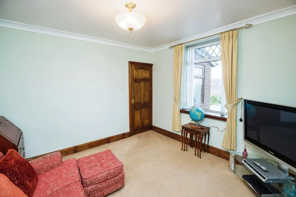 4 bed Detached