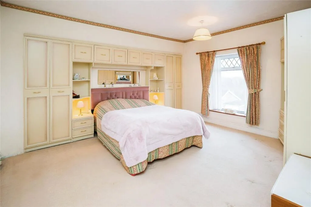 4 bed Detached