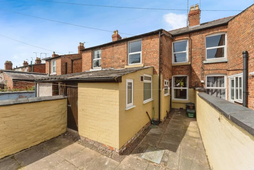 3 bed Terraced