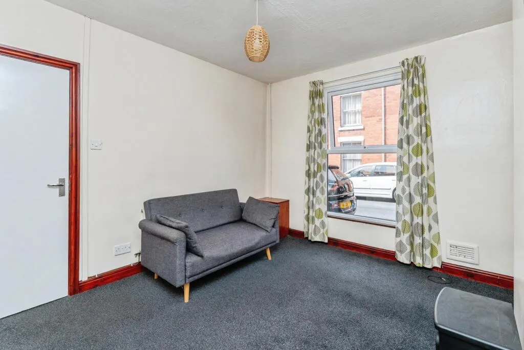 3 bed Terraced