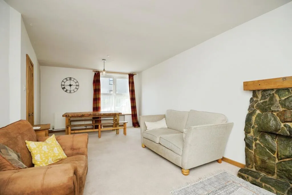 3 bed Terraced