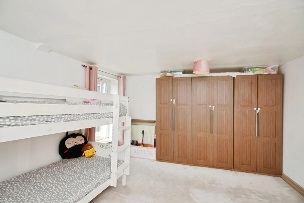 3 bed Terraced