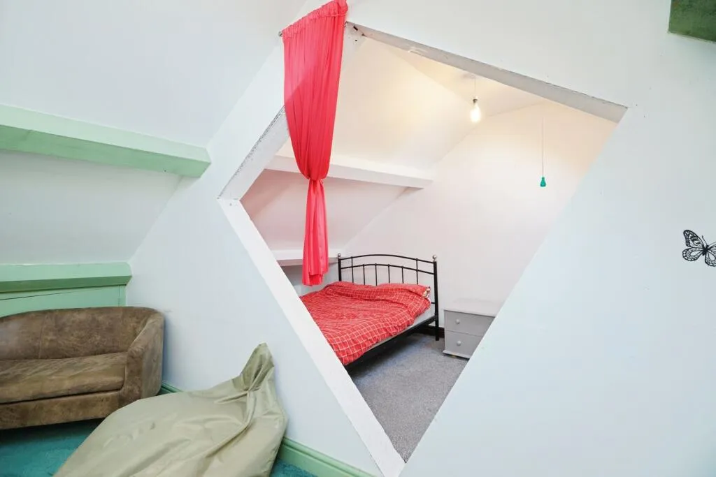 3 bed Terraced