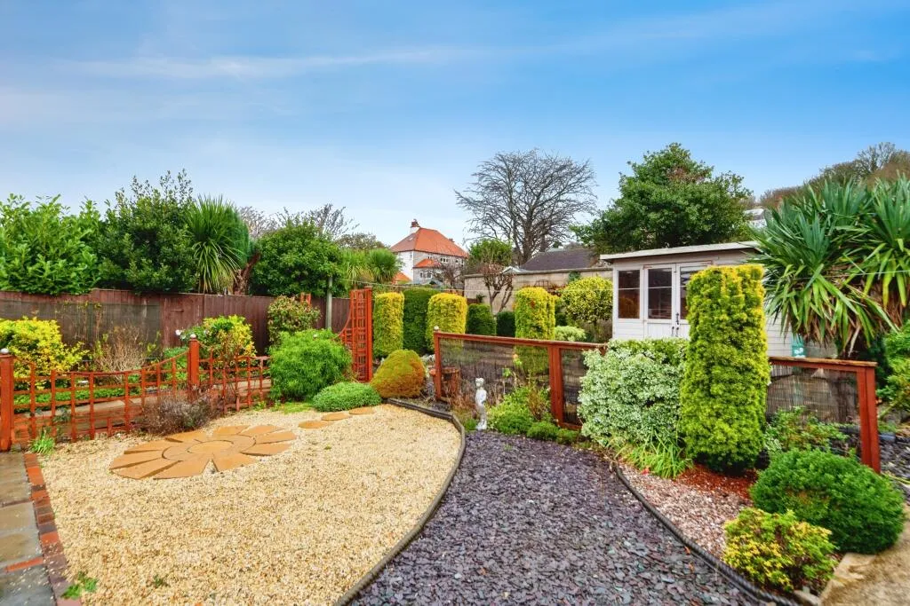 2 bed Bungalow