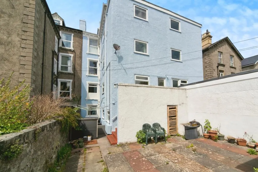 2 bed Apartment
