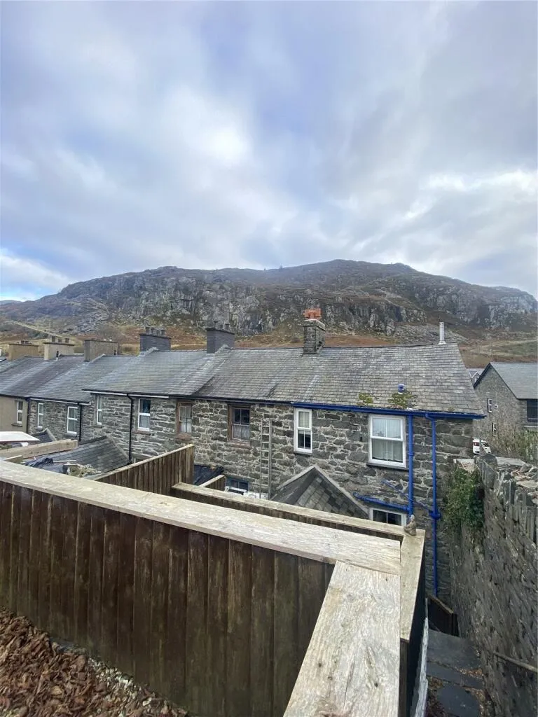 2 bed End of Terrace
