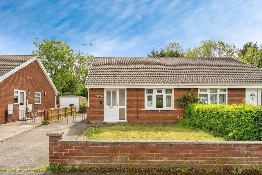 2 bed Semi-Detached Bungalow