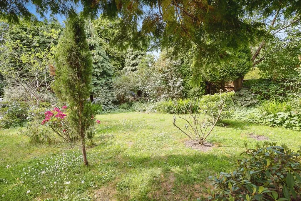 4 bed Detached