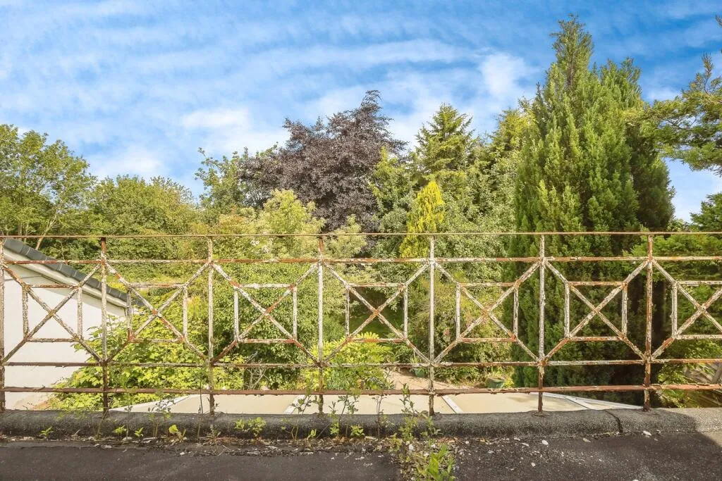 4 bed Detached
