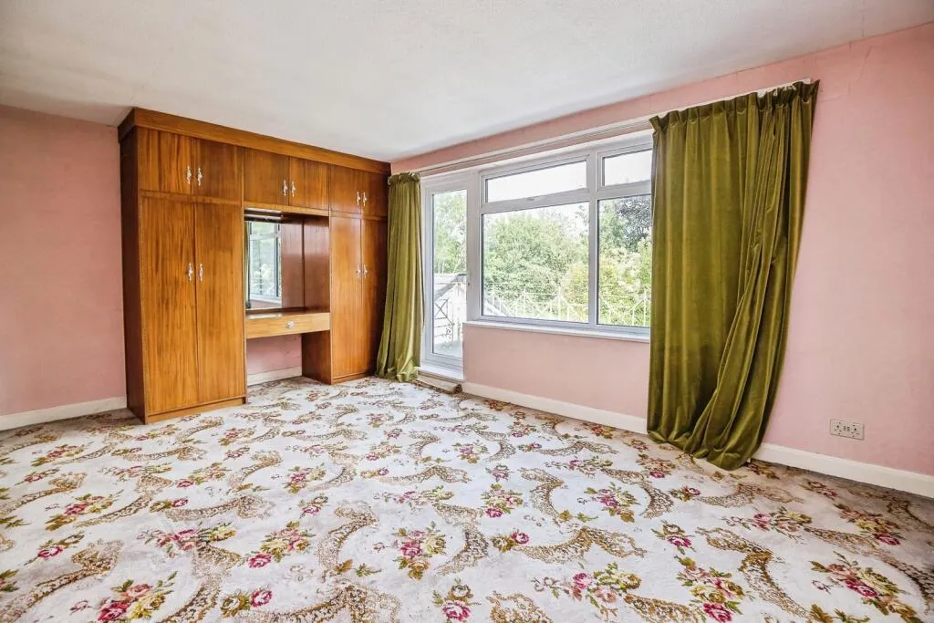 4 bed Detached