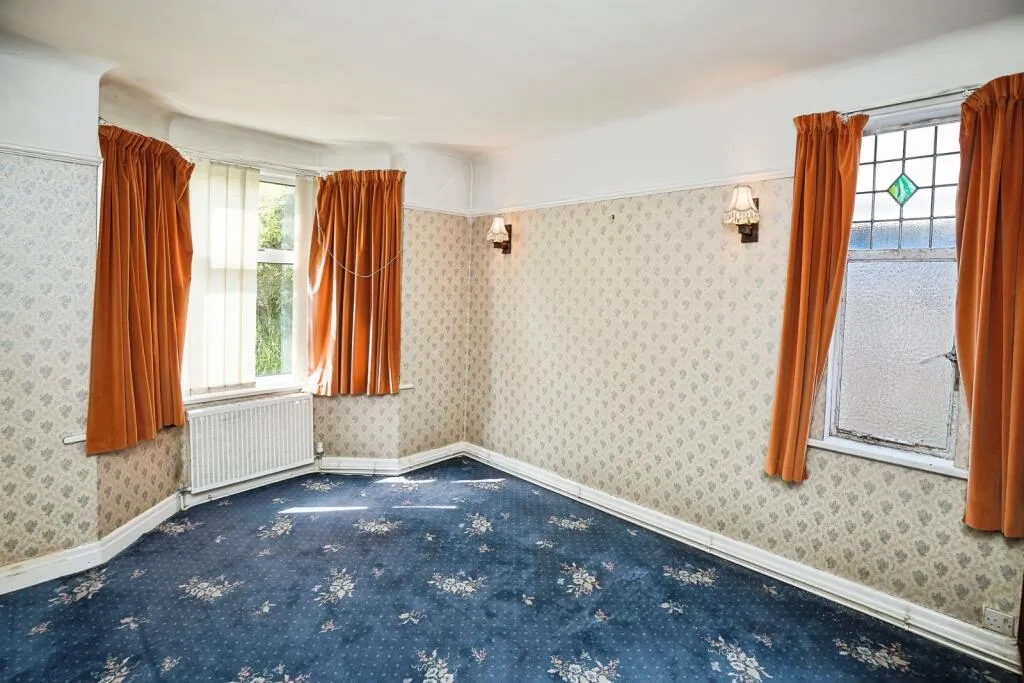 4 bed Detached