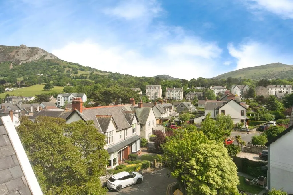 3 bed Maisonette