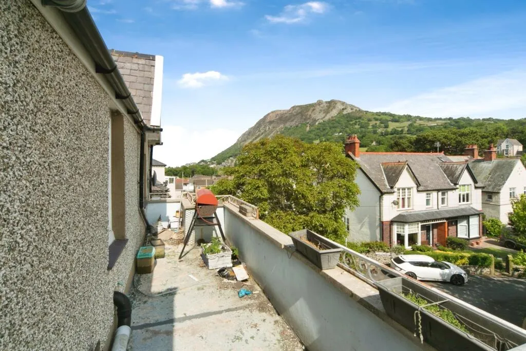 3 bed Maisonette