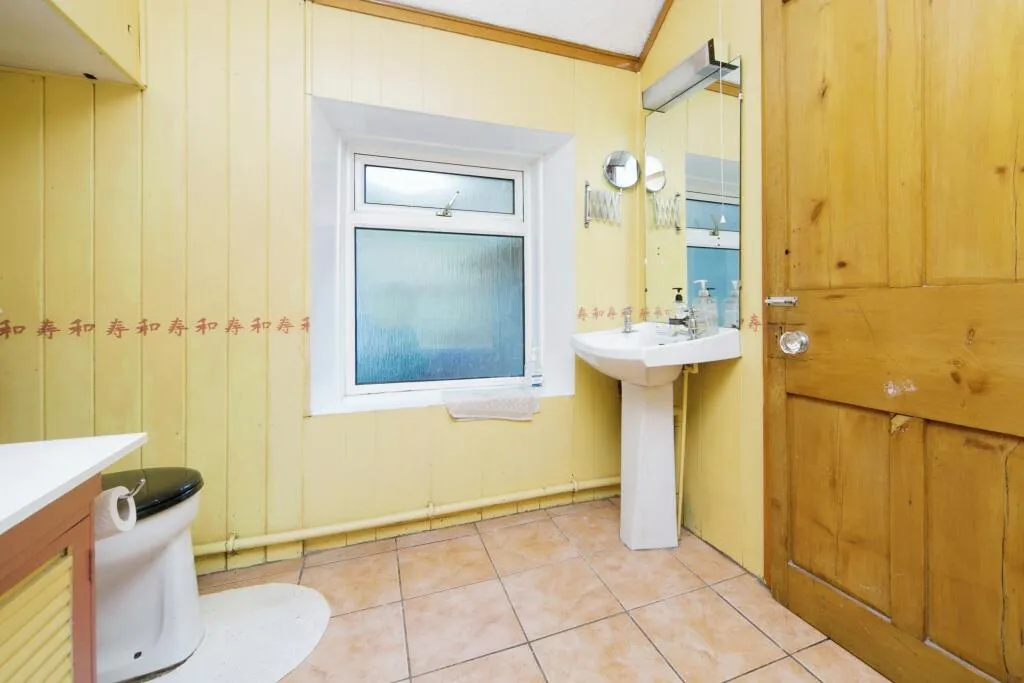 4 bed End of Terrace