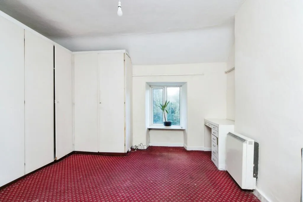 4 bed End of Terrace