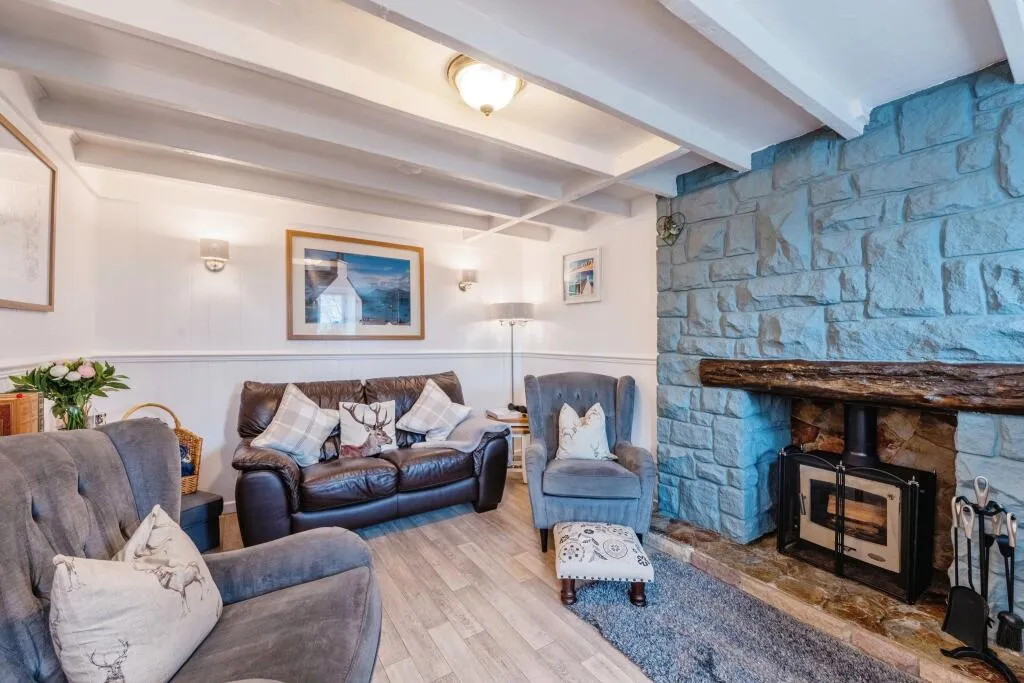 2 bed Character Property