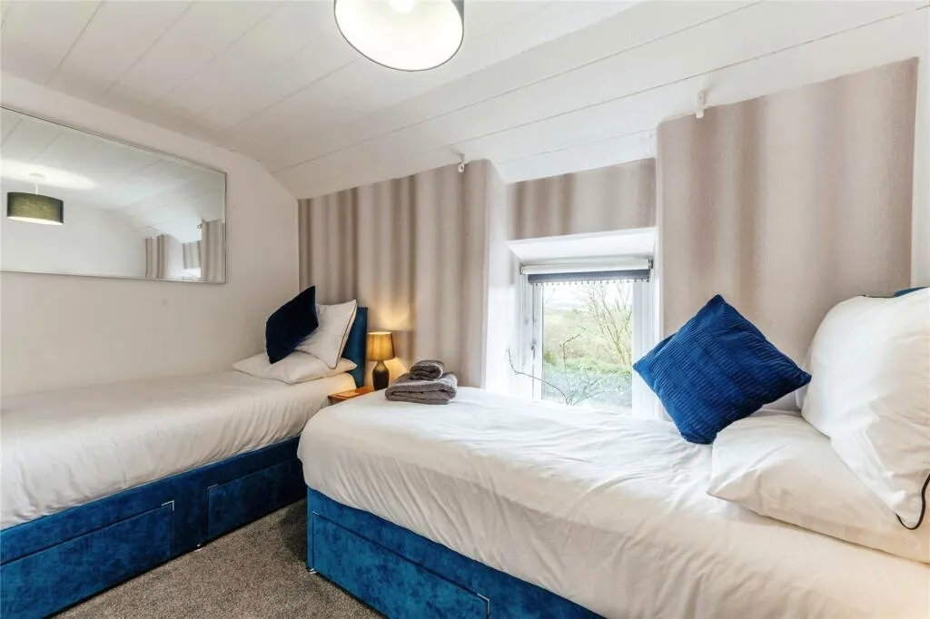 2 bed Character Property