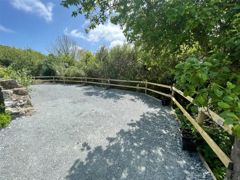 2 bed Character Property