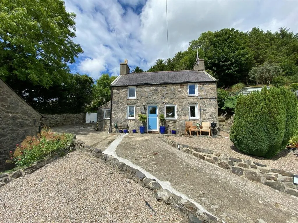 2 bed Character Property