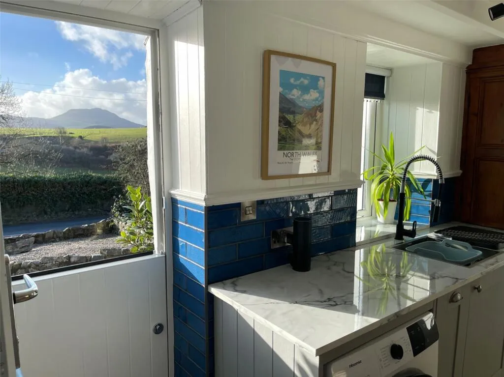 2 bed Character Property